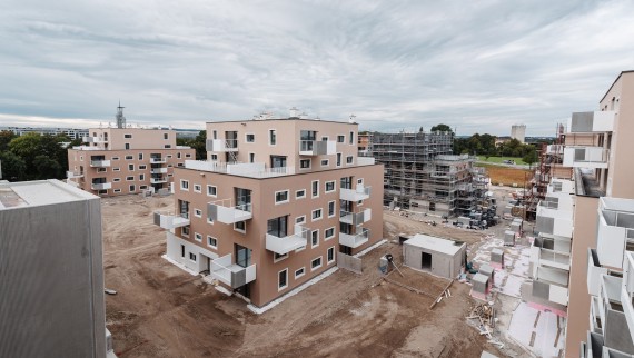 Im Inneren der umliegenden Randbebauung werden rund um die fünf Stadtvillen Themenhöfe und Gemeinschaftsgärten angelegt. © Tobias Singer