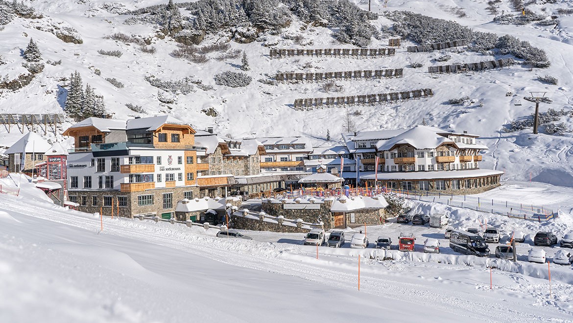 Vom 5-Sterne-Hotel direkt auf die Piste: Die Dusch-WCs und die Badausstattung lieferte Geberit. (c) das Seekarhaus