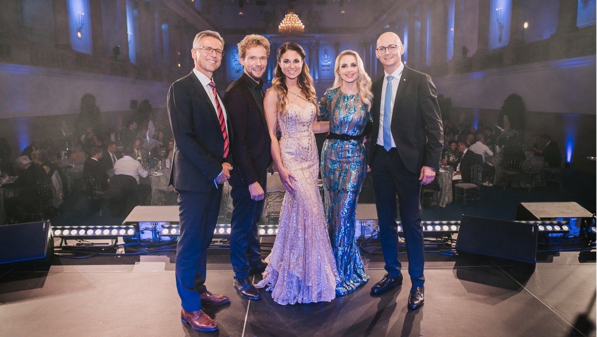 Geberit FlowFit Galaabend: Helmut Schwarzl, Tommy Ten, Amélie van Tass, Silvia Schneider und Guido Salentinig