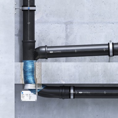 Geberit Silent-Pro SuperTube: Aufgesetzte Installation des Rohrschotts in U-Form Geberit Silent-Pro SuperTube: Aufgesetzte Installation des Rohrschotts in U-Form