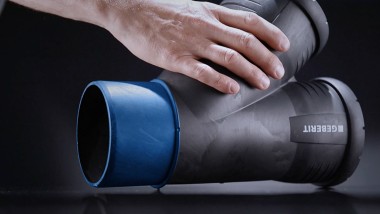 Bei Geberit Silent-Pro schützt der herausstehende Anschlagring die Dichtfläche vor Kratzern Bei Geberit Silent-Pro schützt der herausstehende Anschlagring die Dichtfläche vor Kratzern
