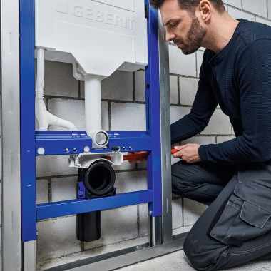 Montage der Geberit Power & Connect Box