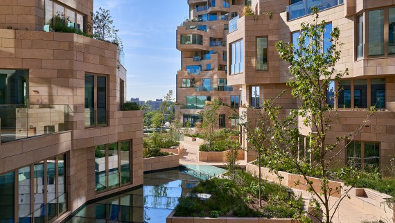 Auf den oberen Stockwerken eröffnet sich eine verschachtelte Wohnlandschaft (© Marcel Steinbach) Auf den oberen Stockwerken eröffnet sich eine verschachtelte Wohnlandschaft (© Marcel Steinbach)