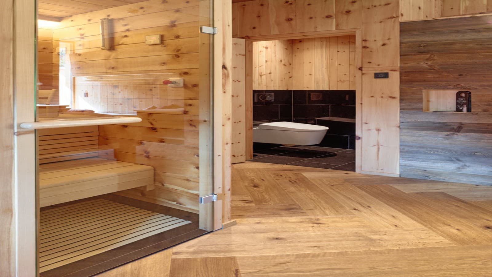 Zimmer mit Dusch WCs und Sauna Zimmer mit Dusch WCs und Sauna