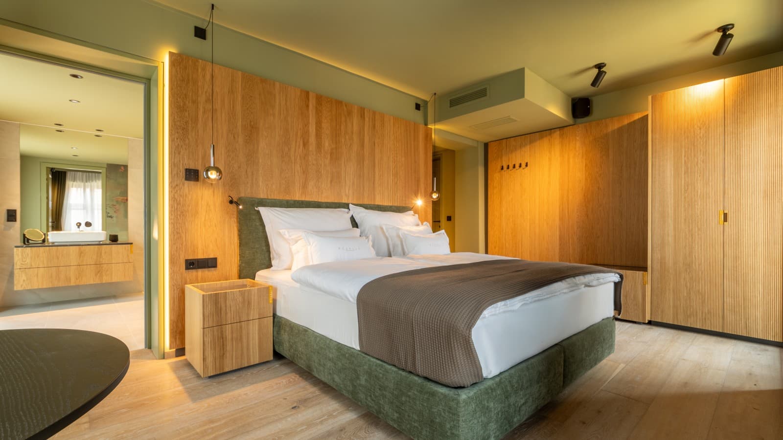 Zimmer und Suiten sind mit Geberit Produkten ausgestattet Zimmer und Suiten sind mit Geberit Produkten ausgestattet