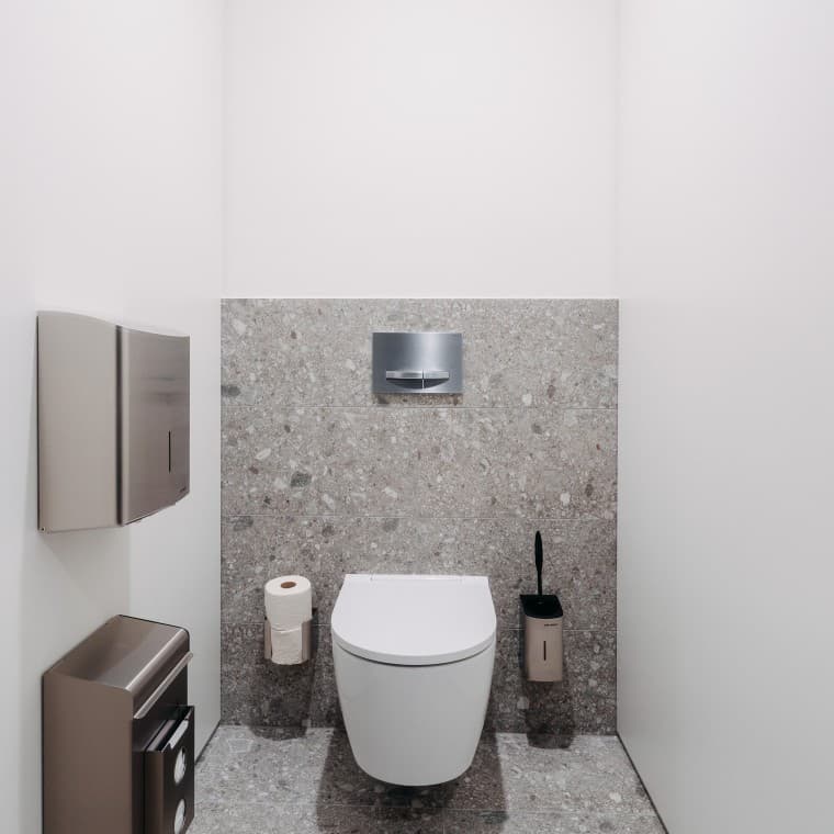 Geberit ONE WC und Sigma50 Betätigungsplatte (c) Tobias Singer Geberit ONE WC und Sigma50 Betätigungsplatte (c) Tobias Singer