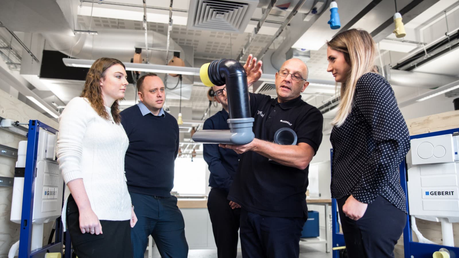 Schulung zu Rohrleitungssystemem bei Geberit Schulung zu Rohrleitungssystemem bei Geberit