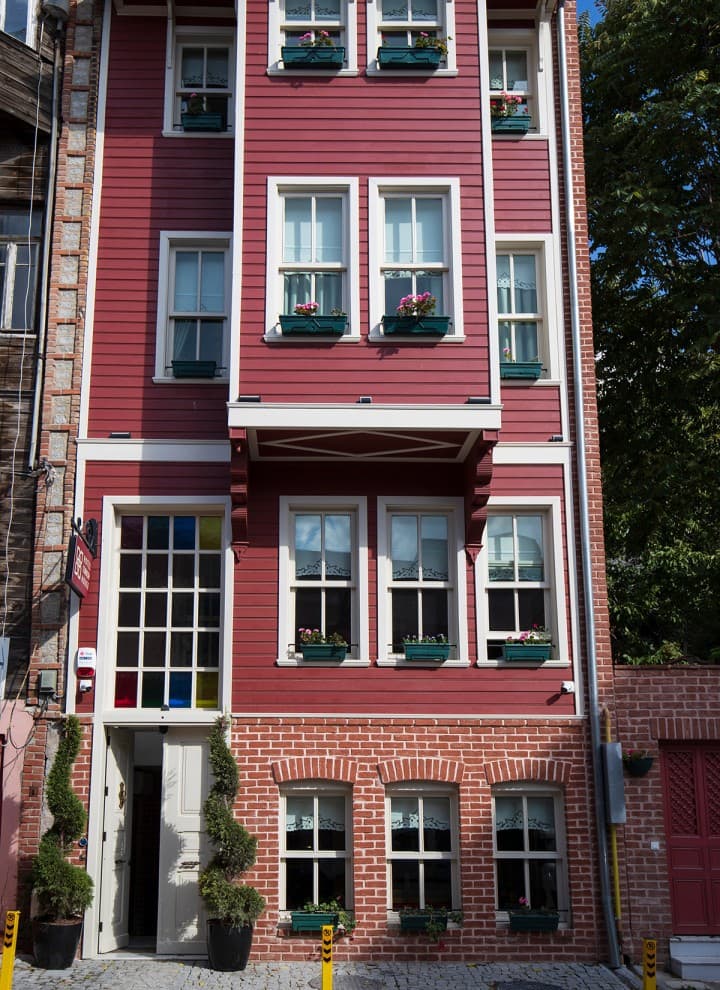 Vorher – nachher: Das Gebäude bei der Eröffnung im Jahr 2022 (© Haydar Erçin) Vorher – nachher: Das Gebäude bei der Eröffnung im Jahr 2022 (© Haydar Erçin)